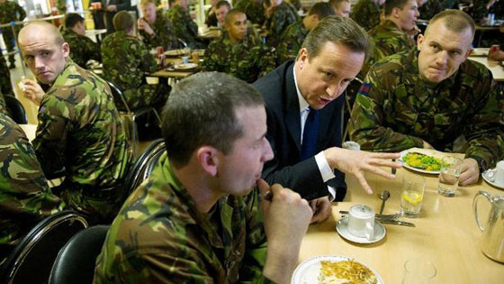 32 الف جندي بريطاني فشلوا باختبار اللياقة بسبب السمنة!! صورة رقم 3