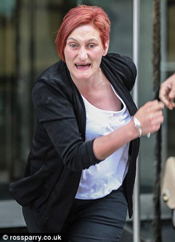 وضعت طفلها في الماء السخن وتناولت المخدرات فوجدته مسلوقا صورة رقم 2