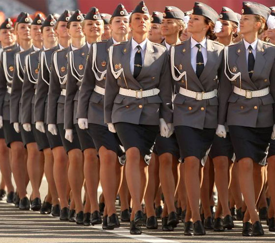 روسيا تمنع شرطياتها من تقصير تنانيرهن صورة رقم 1