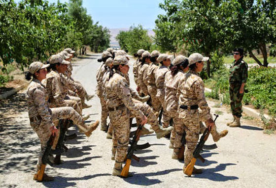  صور: بكامل الزينة.. نساء البشمركة يتصدين لداعش بروح قتالية عالية صورة رقم 5