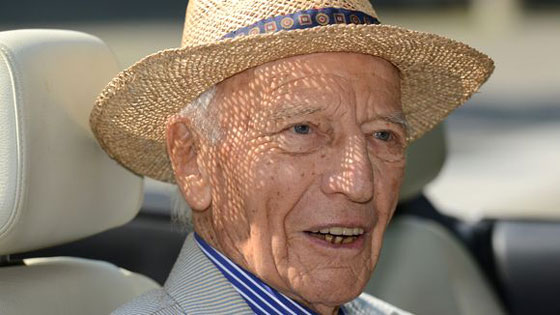 زوجة رئيس الماني سابق تتسبب بسحب سيارته منه صورة رقم 10