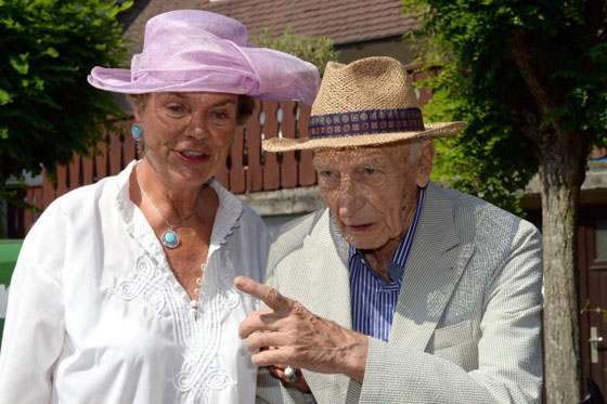 زوجة رئيس الماني سابق تتسبب بسحب سيارته منه صورة رقم 5