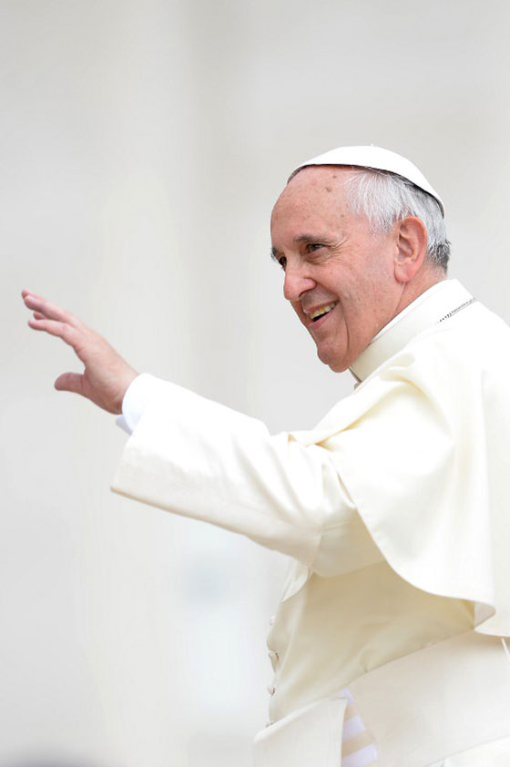 البابا فرنسيس يشجع منتخب 