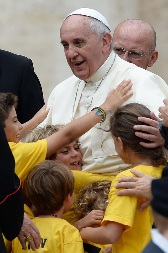 البابا فرنسيس يشجع منتخب 