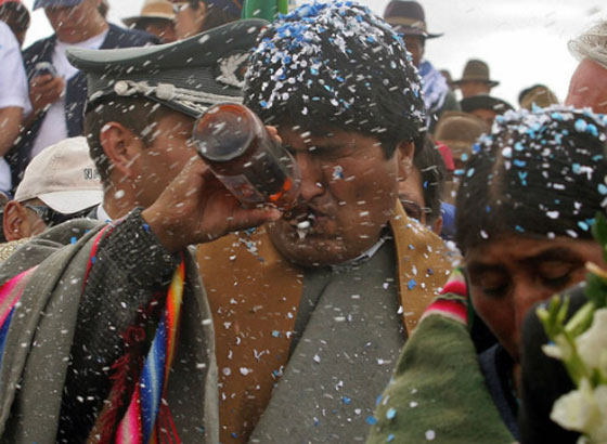 رئيس بوليفيا كان يعالج نفسه بشرب بوله صورة رقم 1