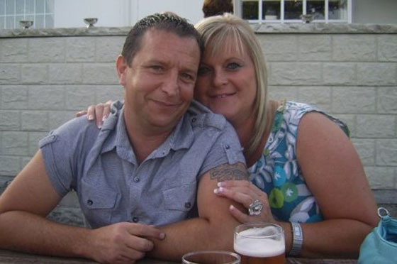 بريطاني غيور ضرب زوجته بسبب لايكات حصدتها صورة جميلة لها صورة رقم 1