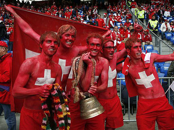 كيف تسلل أخطر مشجعي الشياطين الحمر الى البرازيل؟ صورة رقم 1