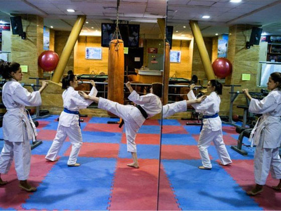 صور.. تكشف عن الوجه الاخر للحياة في ايران المحافظة صورة رقم 11