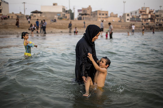 صور.. تكشف عن الوجه الاخر للحياة في ايران المحافظة صورة رقم 14