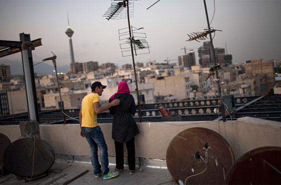 صور.. تكشف عن الوجه الاخر للحياة في ايران المحافظة صورة رقم 22