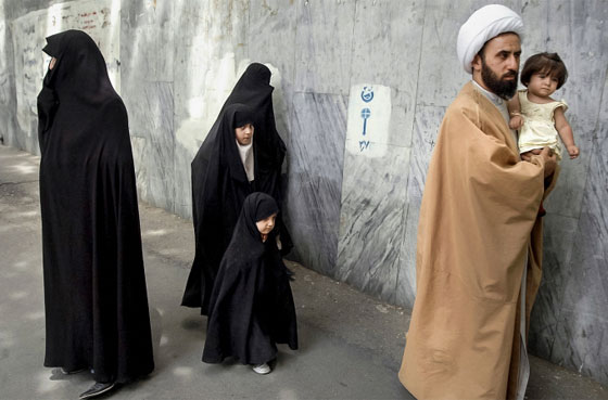 صور.. تكشف عن الوجه الاخر للحياة في ايران المحافظة صورة رقم 24