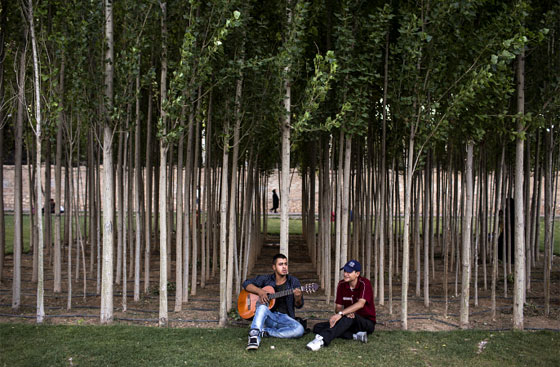 صور.. تكشف عن الوجه الاخر للحياة في ايران المحافظة صورة رقم 29