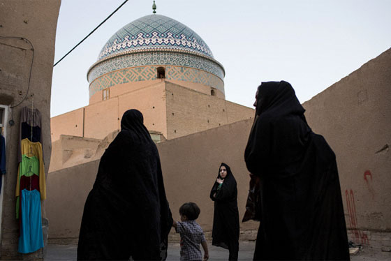 صور.. تكشف عن الوجه الاخر للحياة في ايران المحافظة صورة رقم 30