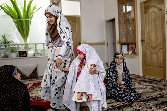 صور.. تكشف عن الوجه الاخر للحياة في ايران المحافظة صورة رقم 39