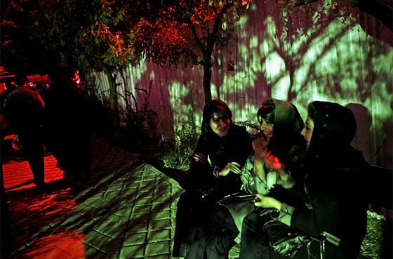 صور.. تكشف عن الوجه الاخر للحياة في ايران المحافظة صورة رقم 48