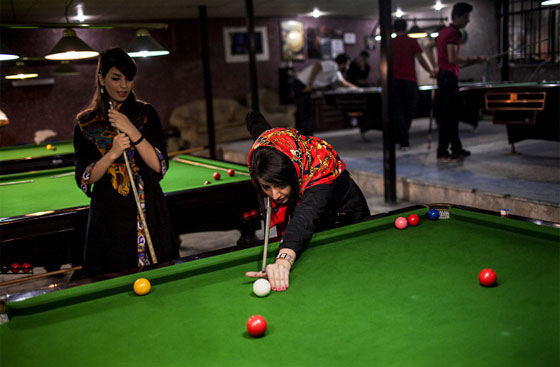 صور.. تكشف عن الوجه الاخر للحياة في ايران المحافظة صورة رقم 58