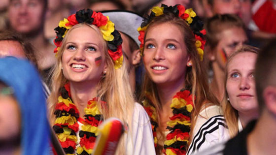 صور فرحة جميلات ألمانيا تهزم دموع فاتنات البرازيل في كاس العالم صورة رقم 1