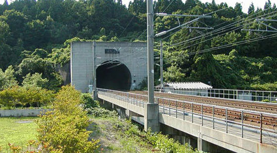 بالصور.. 50 عاما على بناء المانش تعرف على اكبر انفاق العالم صورة رقم 8