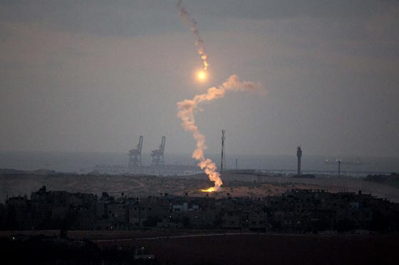 سقوط 3 صواريخ على مدينة ايلات السياحية اطلقت من سيناء صورة رقم 4