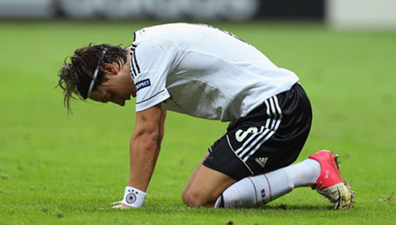 نجم ارسنال.. مسعود اوزيل يتبرع بمكافأته في المونديل لاطفال غزة صورة رقم 4