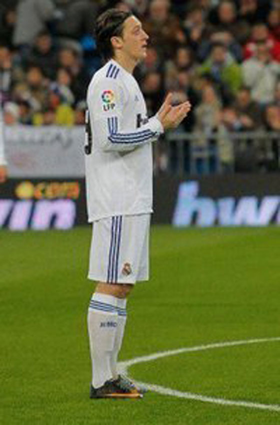 نجم ارسنال.. مسعود اوزيل يتبرع بمكافأته في المونديل لاطفال غزة صورة رقم 6