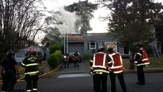 حماقة.. محاولة حرق عنكبوت بولاعة تنتهي باحتراق المنزل باكمله صورة رقم 1