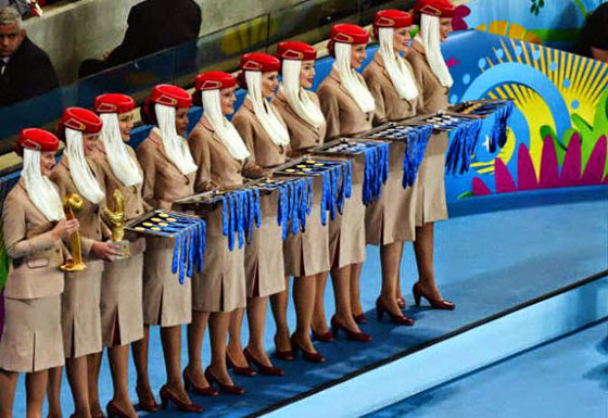 جاه ووجاهة.. الامارات تفوز بمهمة تسليم كاس العالم صورة رقم 3