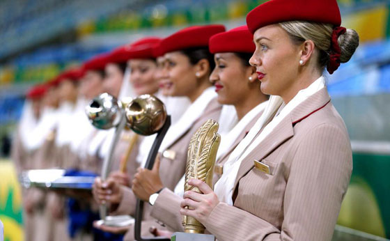 جاه ووجاهة.. الامارات تفوز بمهمة تسليم كاس العالم صورة رقم 5