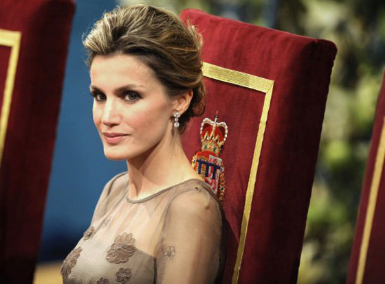 بالصور: ليتيسيا اورتيس.. من بائعة سجائر في المكسيك الى عرش اسبانيا صورة رقم 15