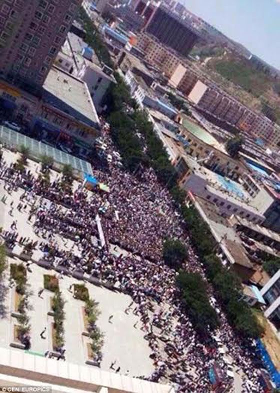 كشفته كاميرا مراقبة.. اخطر مغتصب بالصين يحاكم علنيا امام الآلاف صورة رقم 3