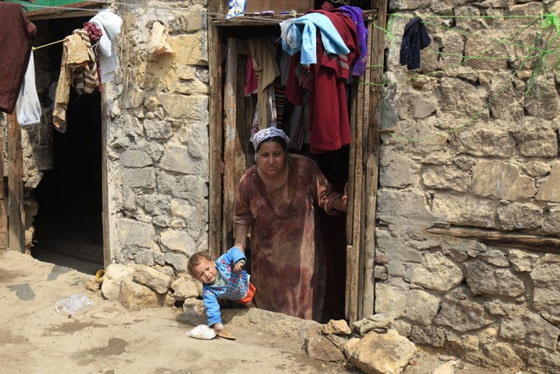 بالصور.. اكثر من مليوني مصري يعيشون بالمقابر معظمهم بالقاهرة صورة رقم 4