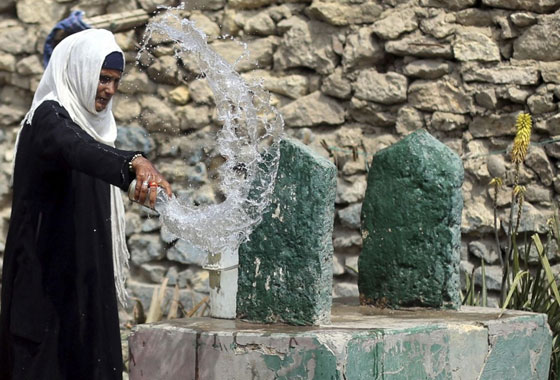 بالصور.. اكثر من مليوني مصري يعيشون بالمقابر معظمهم بالقاهرة صورة رقم 5