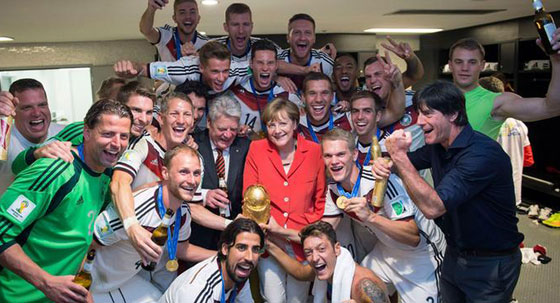  ميركل تختتم 60 عاما من الانجازات وآخرها كأس العالم! صورة رقم 6