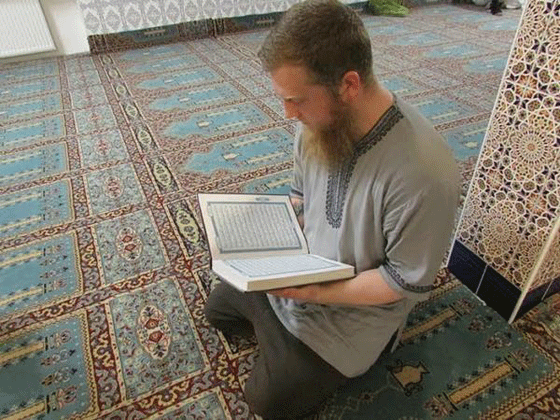 توبياس (عبد الحكيم) ستيفن يروي قصة مثيرة حول اعتناقه للاسلام صورة رقم 2