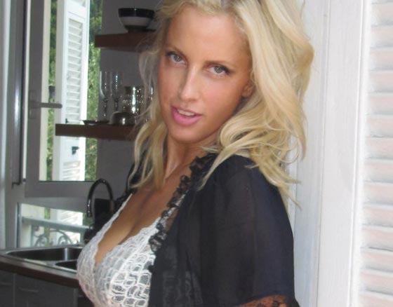 عارضة اسرائيلية شهيرة 