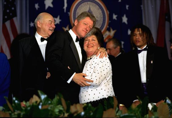 كلينتون كان زير نساء ومونيكا  لم تكن المغامرة الوحيدة في حياته صورة رقم 4