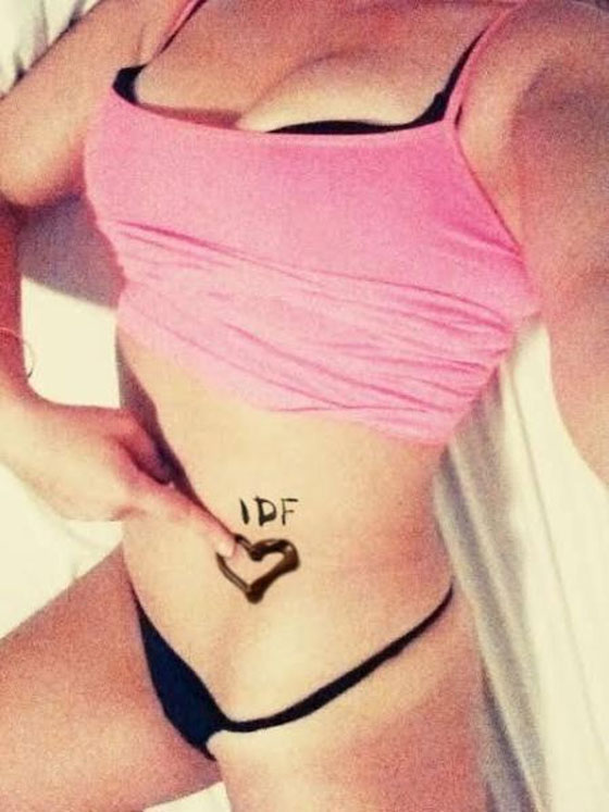 بالصور.. المرأة الاسرائيلية ترفع معنويات الجيش بجسدها العاري!! صورة رقم 2