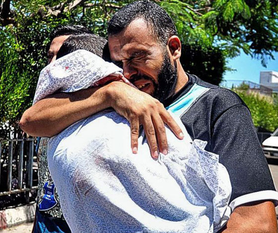 بلير في مرمى النار.. اسرائيل تحرق غزة وهو يقيم حفلا باذخا لزوجته!! صورة رقم 10