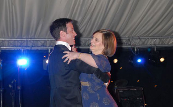 بلير في مرمى النار.. اسرائيل تحرق غزة وهو يقيم حفلا باذخا لزوجته!! صورة رقم 5