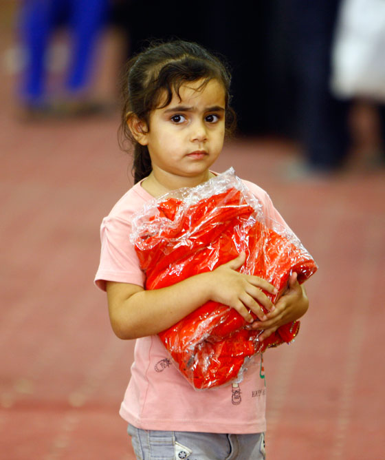 صور المسلمين في العالم يستقبلون عيد الفطر بصلاة العيد صورة رقم 16