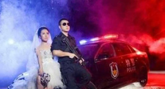  بسبب ضيق الوقت.. شرطي صيني يحتفل بزفافه في معسكر تدريب صورة رقم 7