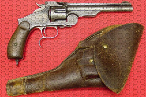 رائحة الموت تفوح من اغلى المسدسات في العالم صورة رقم 3