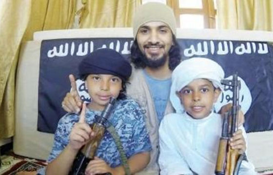 بسبب خلاف مع الزوجة.. اب يسلم طفليه لعناصر داعش! صورة رقم 1