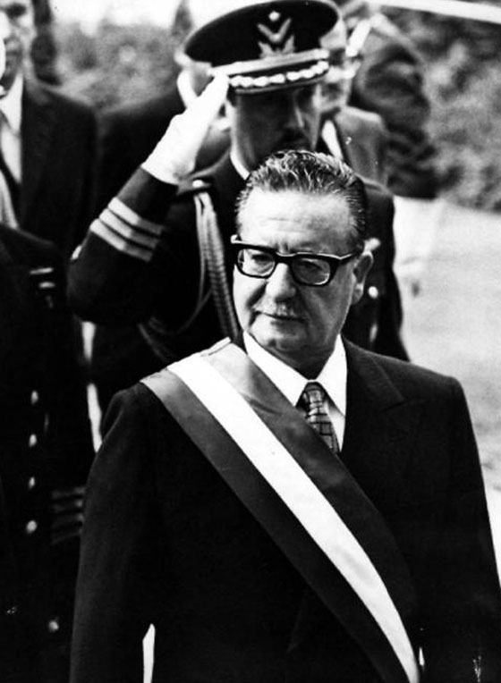 رؤساء عاشوا اقوياء ووضعوا حدا لحياتهم في لحظات ضعف صورة رقم 11