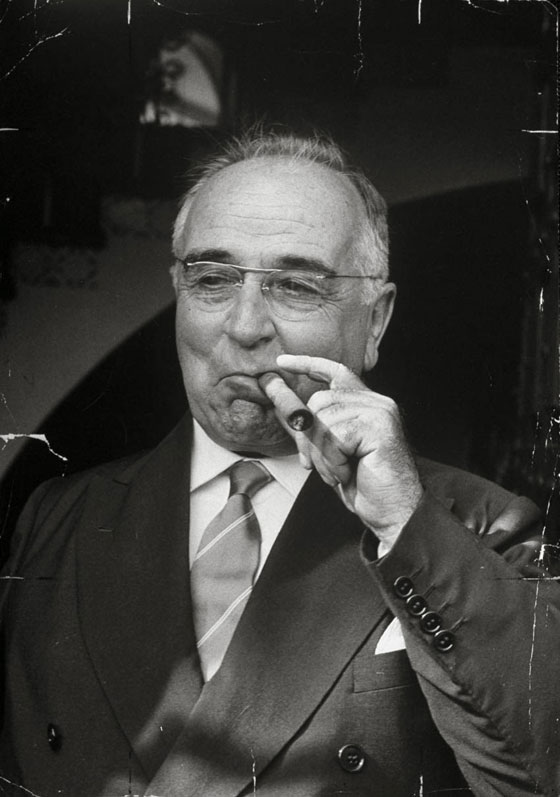 رؤساء عاشوا اقوياء ووضعوا حدا لحياتهم في لحظات ضعف صورة رقم 2