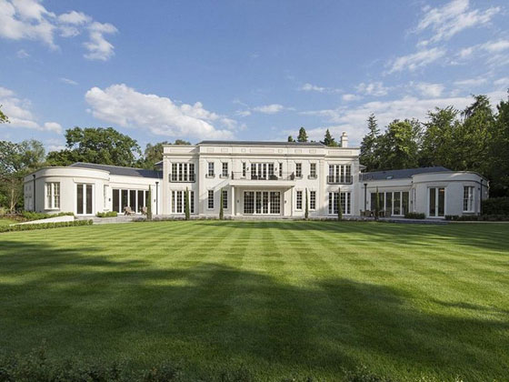 بالصور.. تحفة فنية نادرة تدخل الى عالم العقارات البريطانية صورة رقم 10