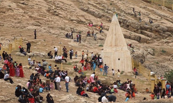 زعماء ايزيديون للقوات الكردية: اقتلوا نساءنا بشرف لانقاذهن من الاغتصاب والذل لدى داعش صورة رقم 2