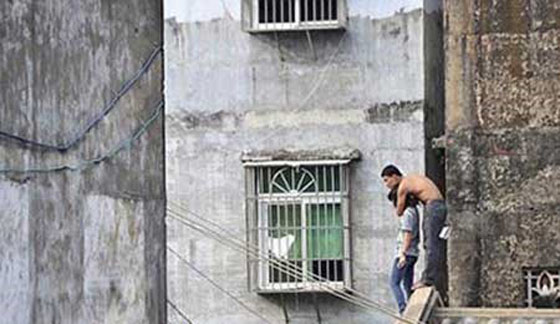 بالصور.. اعتقال صيني خطف حبيبته وهدد بقتلها ما لم تتزوجه صورة رقم 5