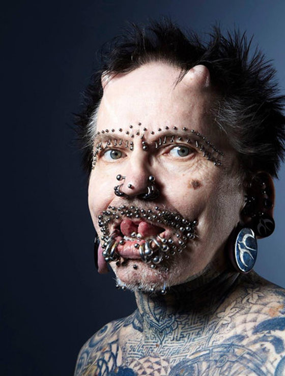  بالصور.. دبي تمنع ذو القرنين و453 ثقبا من دخول اراضيها صورة رقم 6