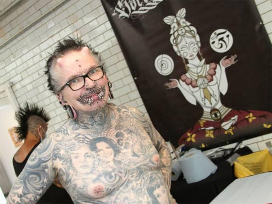  بالصور.. دبي تمنع ذو القرنين و453 ثقبا من دخول اراضيها صورة رقم 9